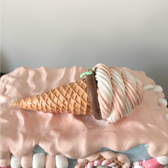 Pastel Santa Snowman LED Ice Cream Truck - Picture 6 of 10